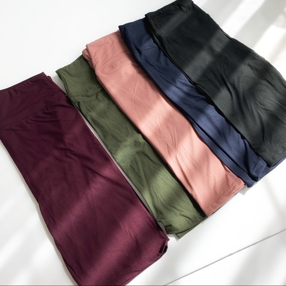 HIGH WAISTED ELEVATE BIKE SHORTS - OLIVE - Picture 7 of 8